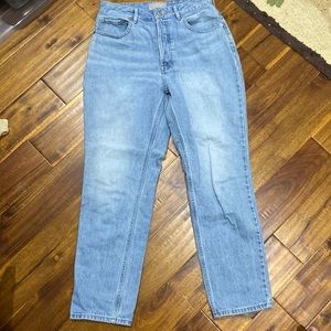 Everlane light wash “curvy cheeky straight jeans”. Size 29